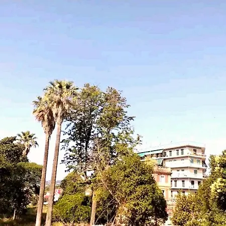 Apartment Rosa Garden House *
